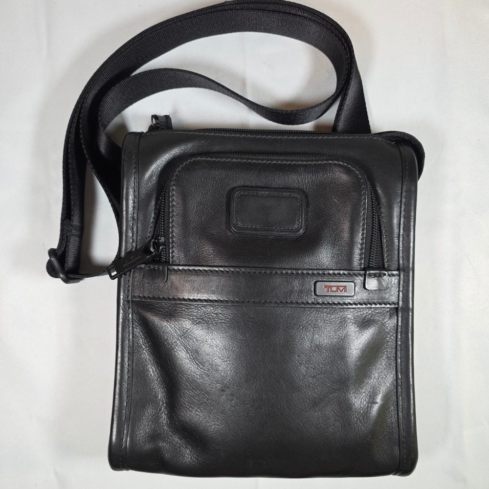 TUMI Alpha Medium Crossbody Black Leather Vertical Multi Pockets Messenger Bag - Picture 1 of 9